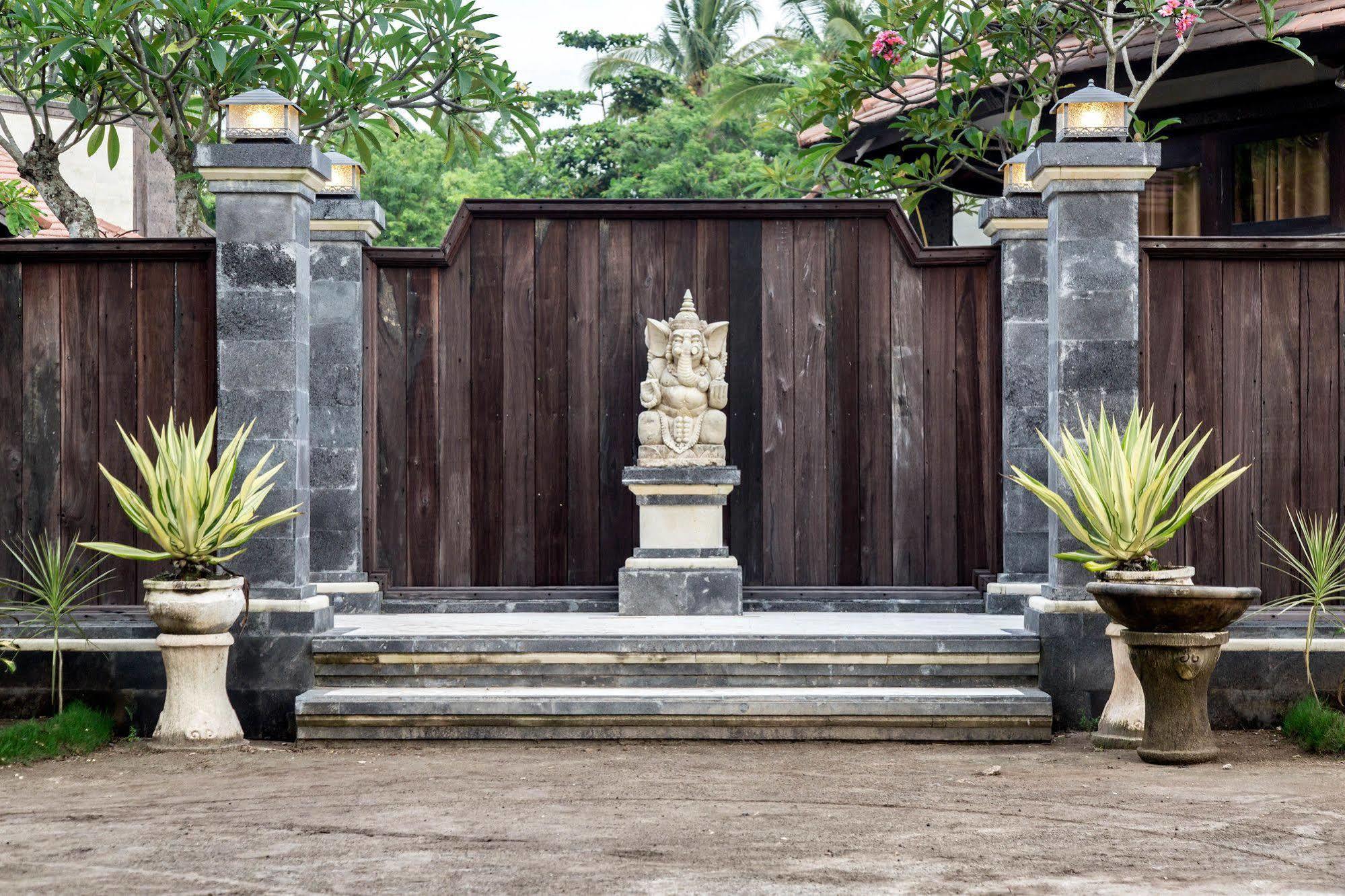 Pondok Baruna Frangipani Nusa Lembongan  Bagian luar foto